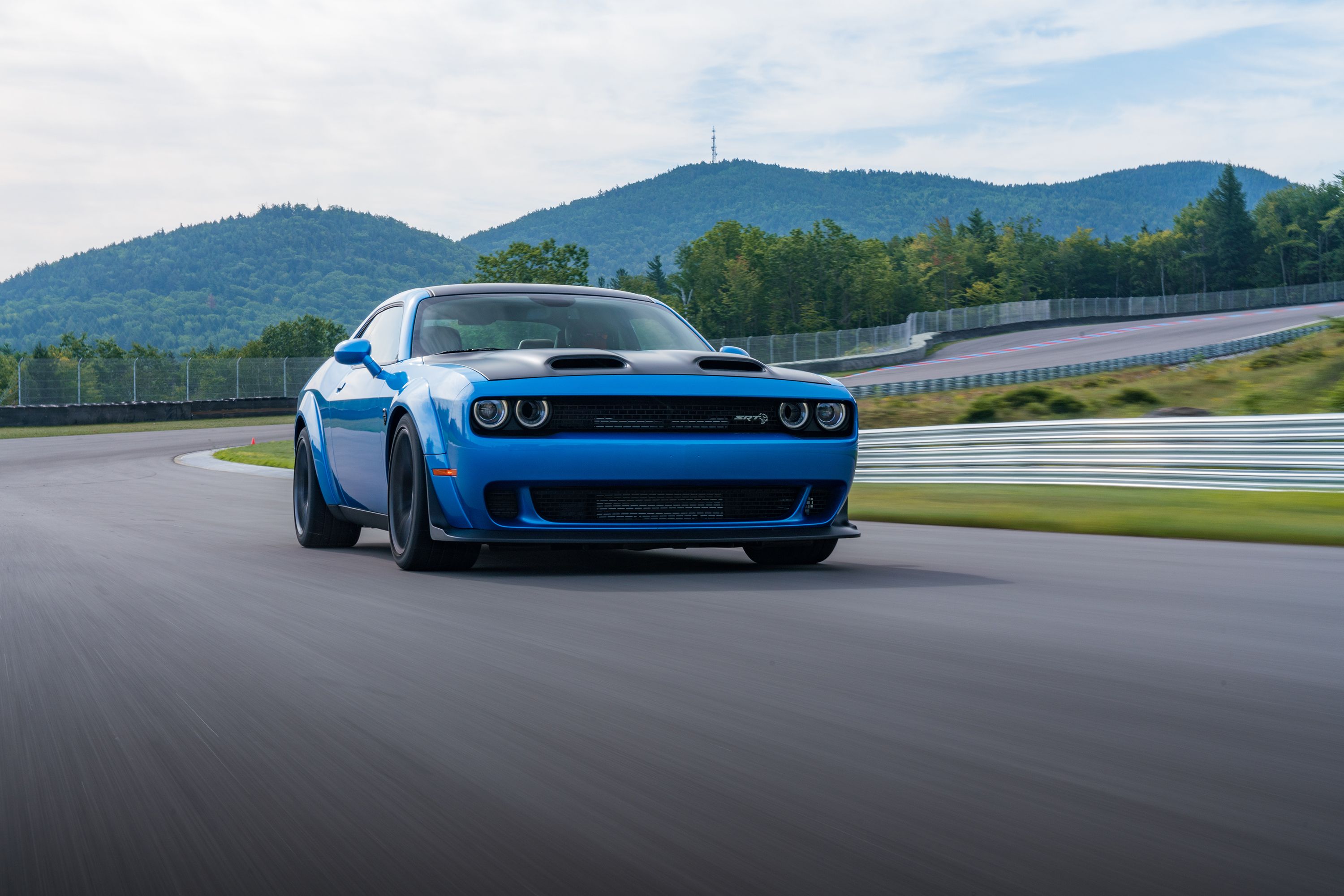 Dodge Challenger Features And Specs Car And Driver