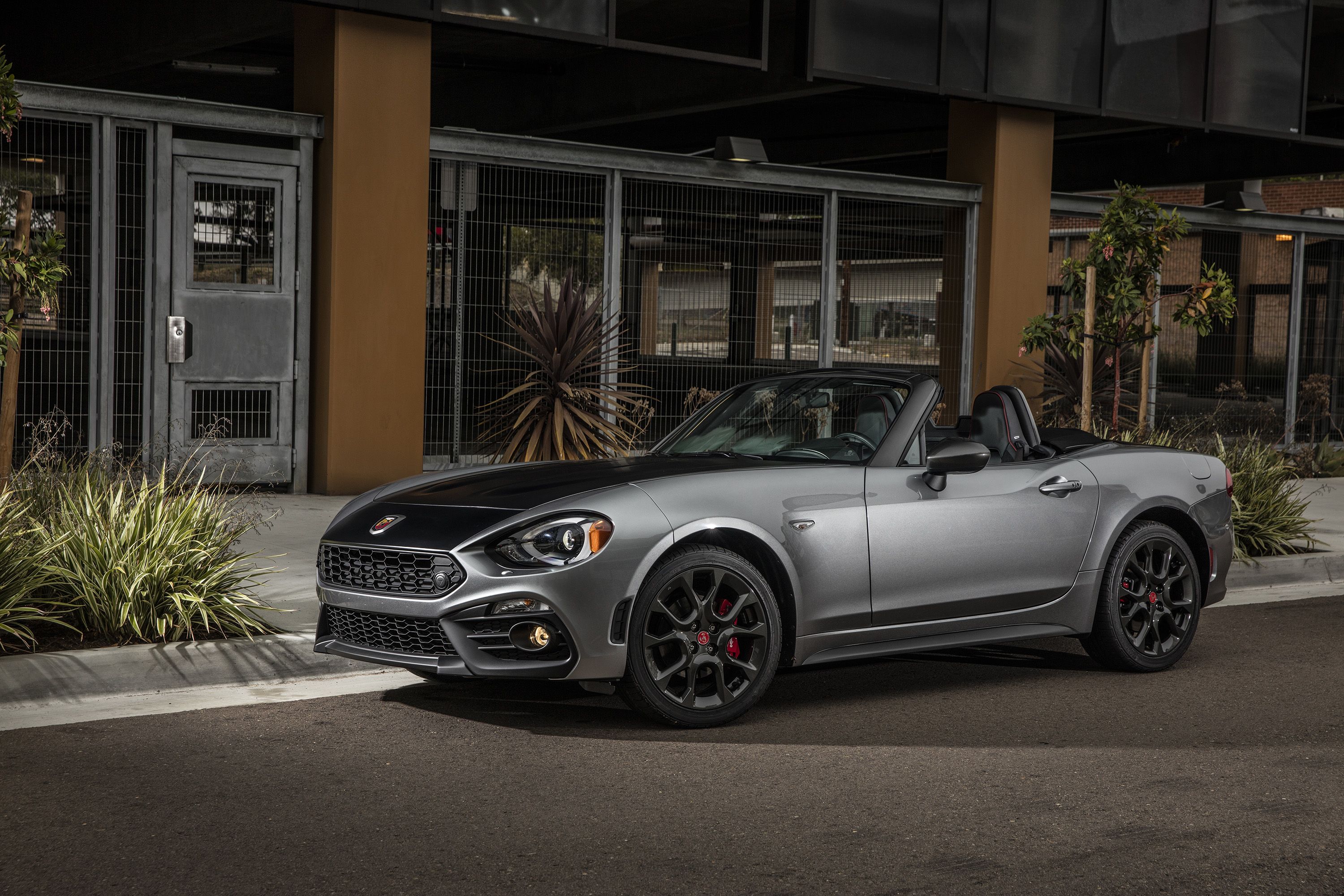 Fiat 124 Spider Review Pricing And Specs