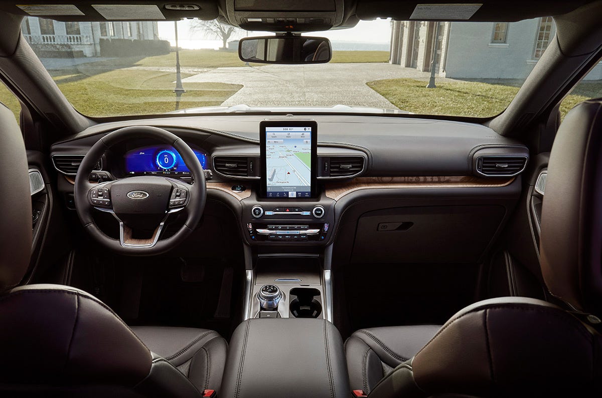 2020 Ford Explorer – See the Giant Vertical Touchscreen