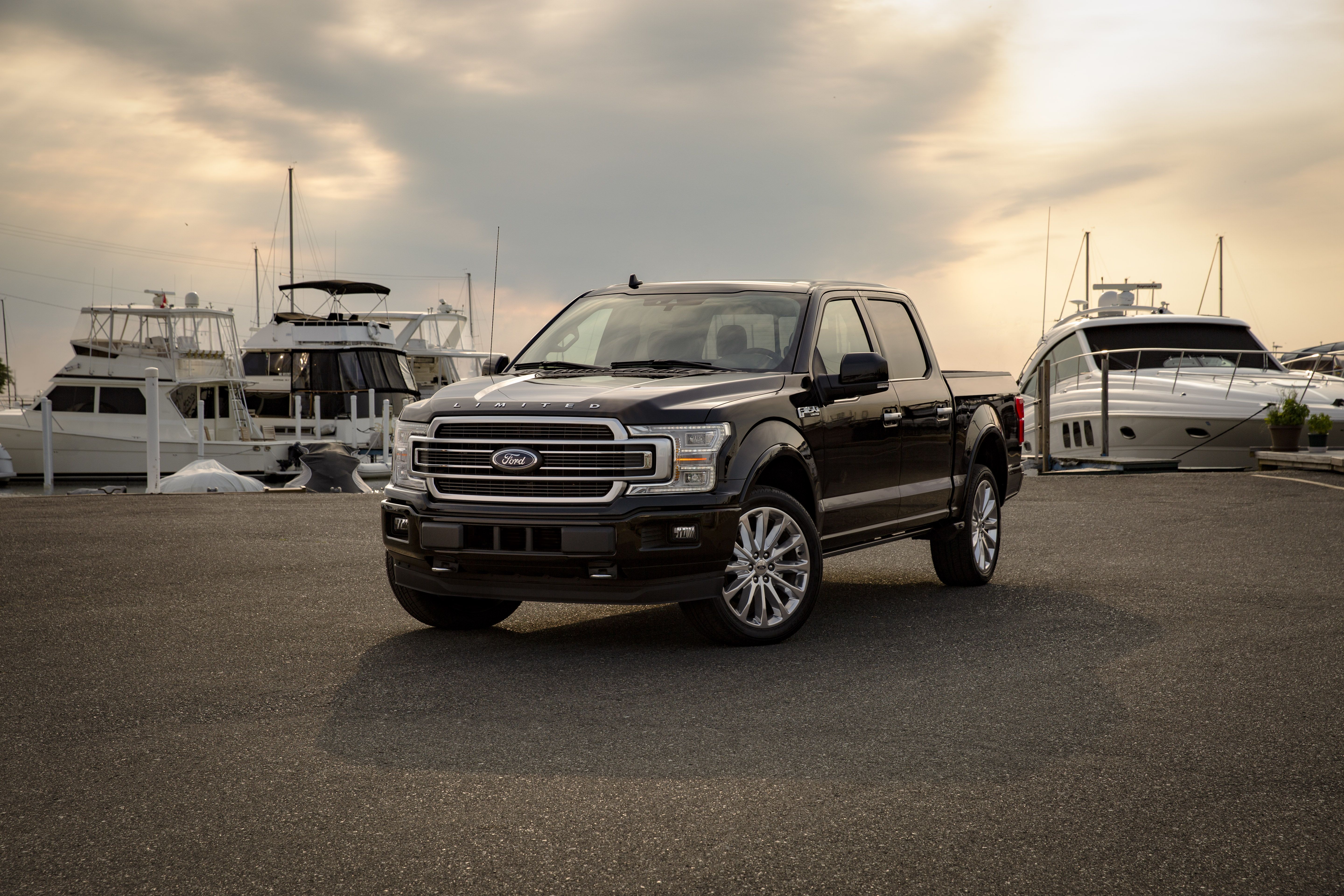 Ford F 150 Features And Specs Car And Driver