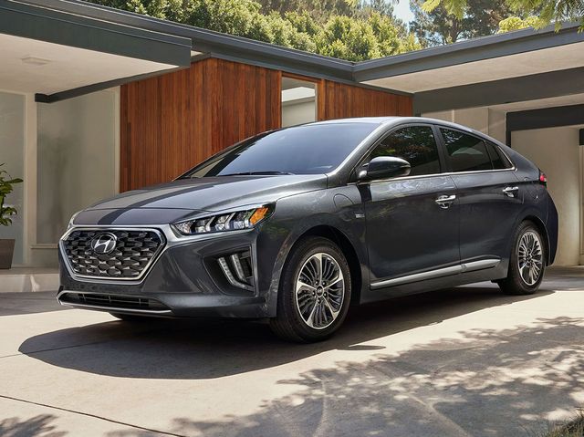 Sinis Opeenvolgend religie 2020 Hyundai Ioniq Review, Pricing, and Specs