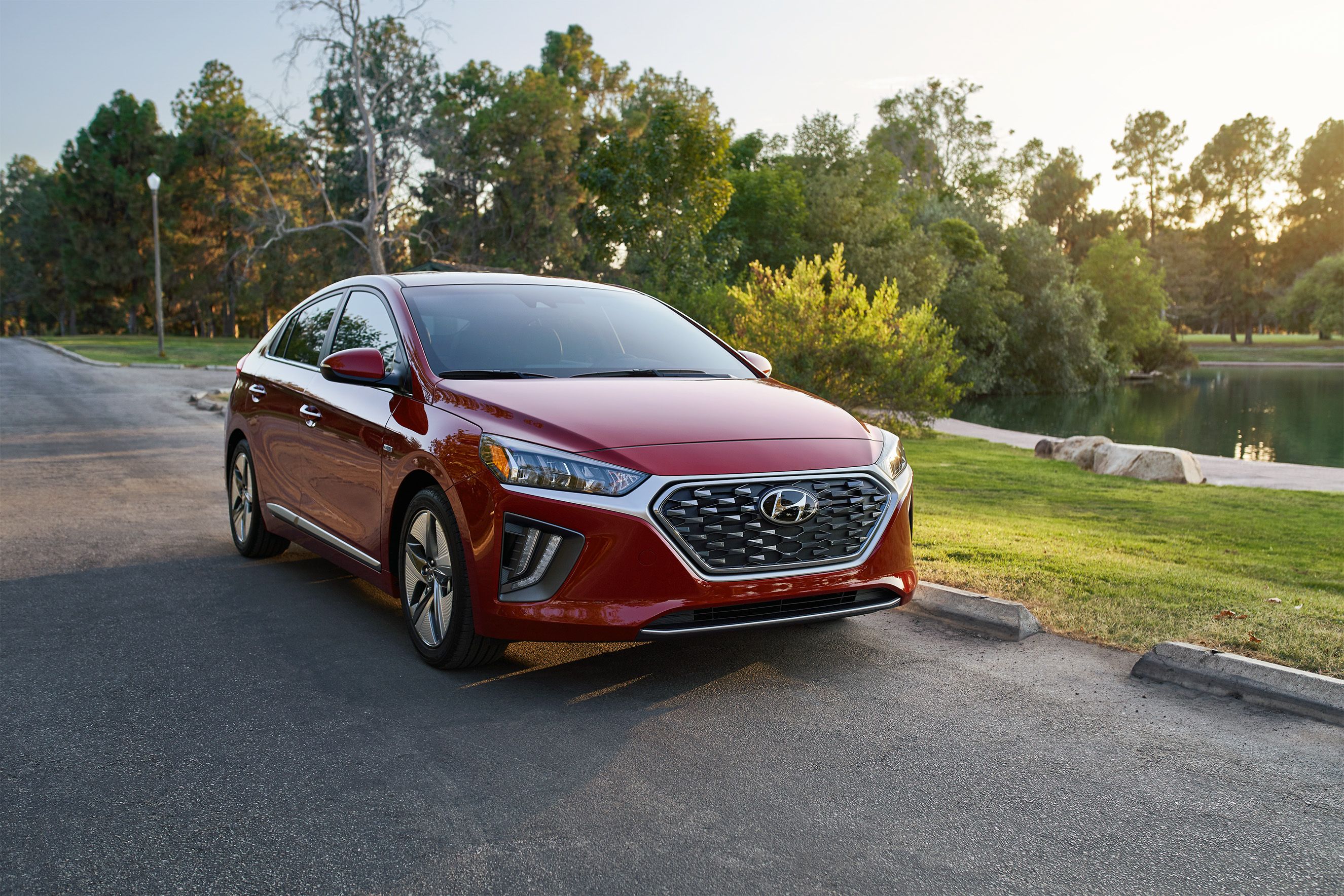2020 Hyundai Hybrid Offers a Compelling to the Toyota Prius
