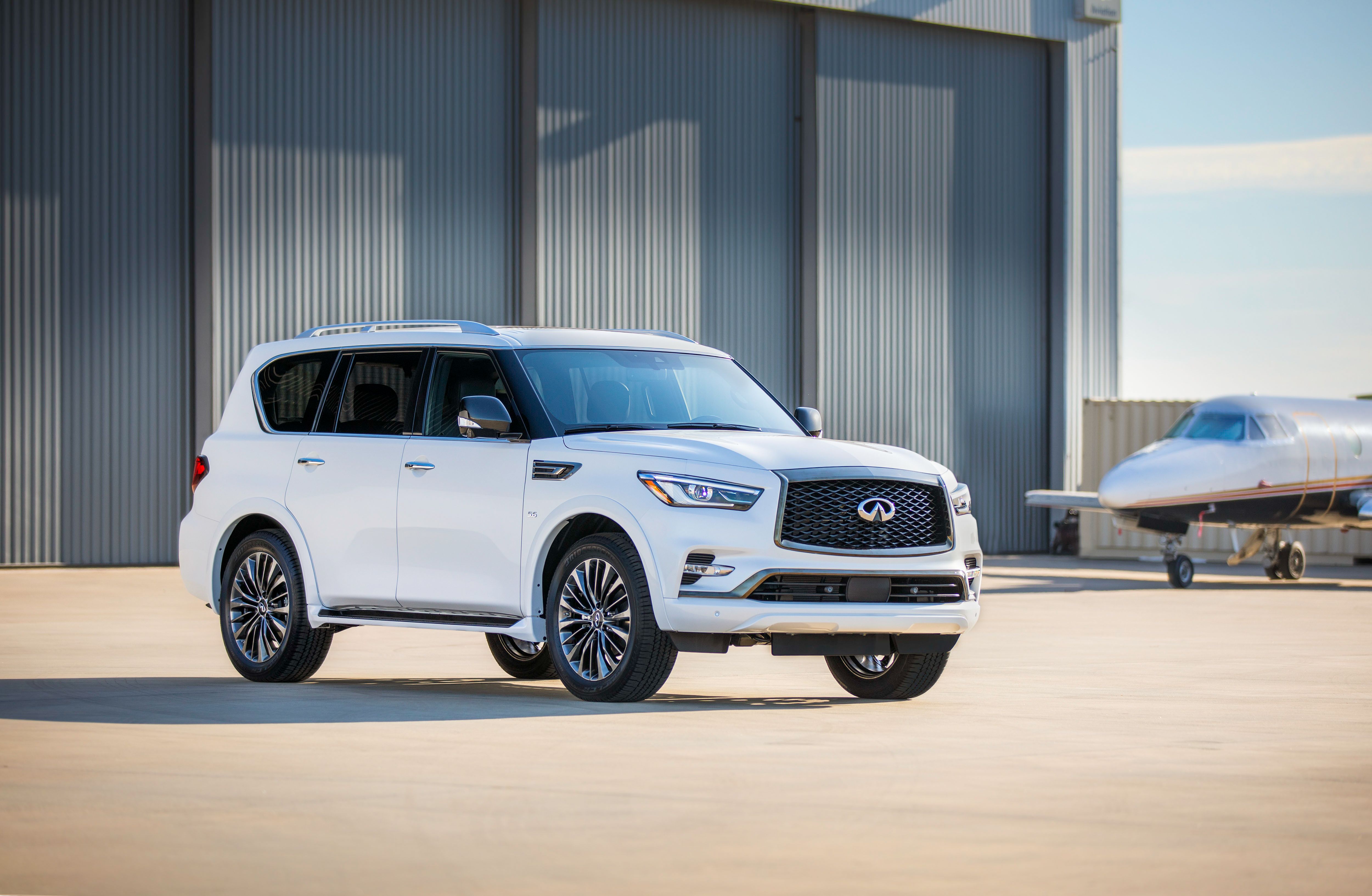 2020 Infiniti Qx80 Review Pricing And Specs Car And Driver