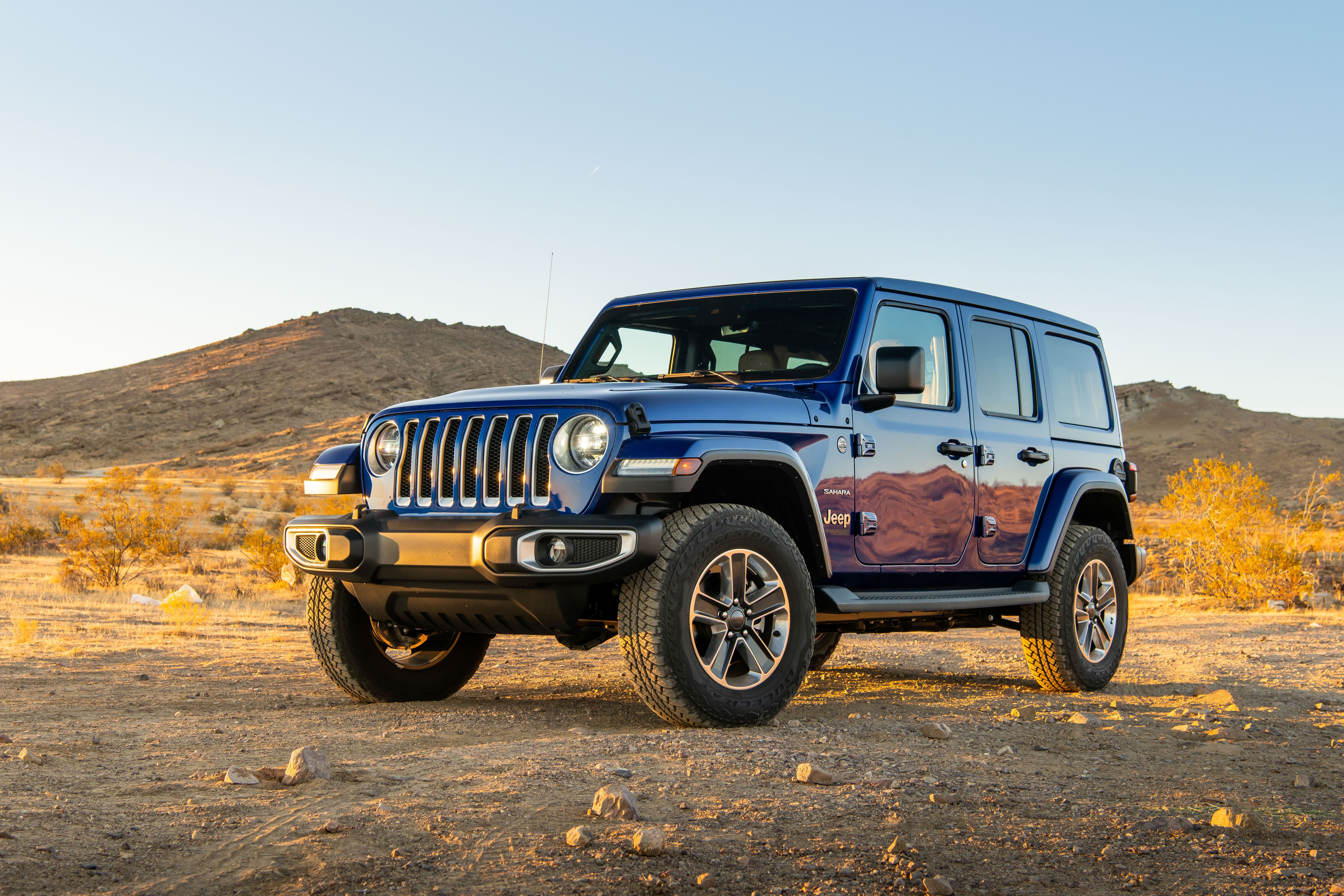 Jeep Wrangler Features And Specs Car And Driver