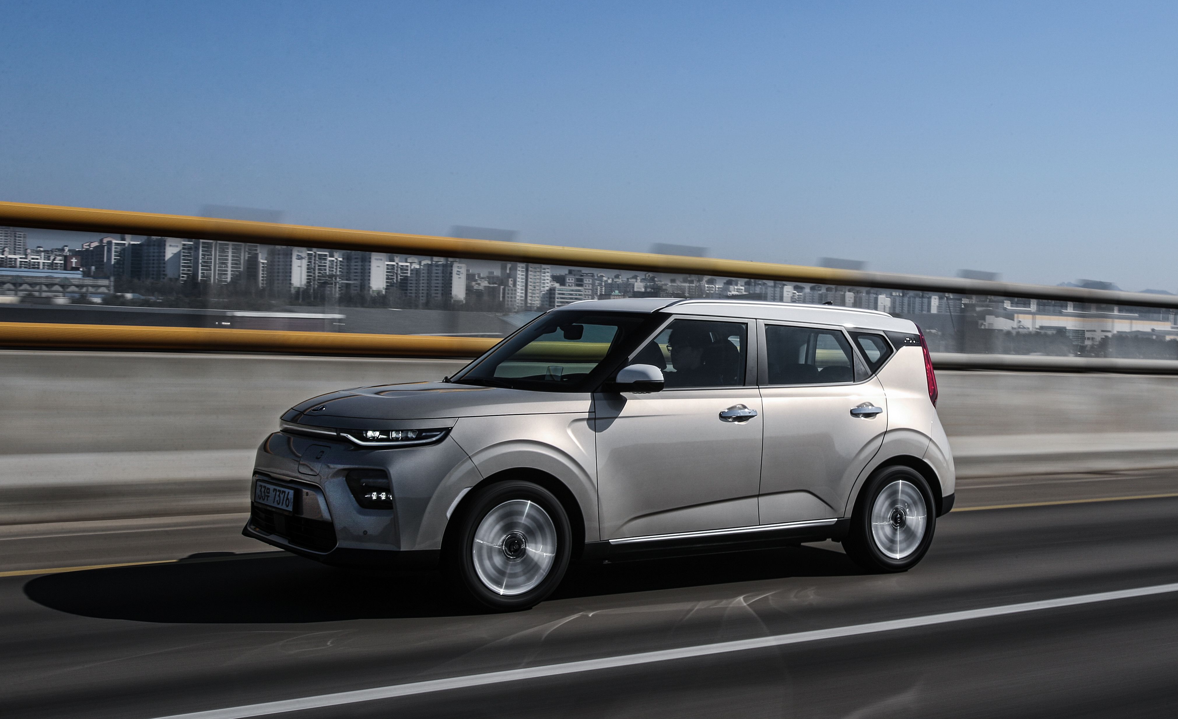 2020 Kia Soul Ev Has More Power Range And Coolness Specs And Details