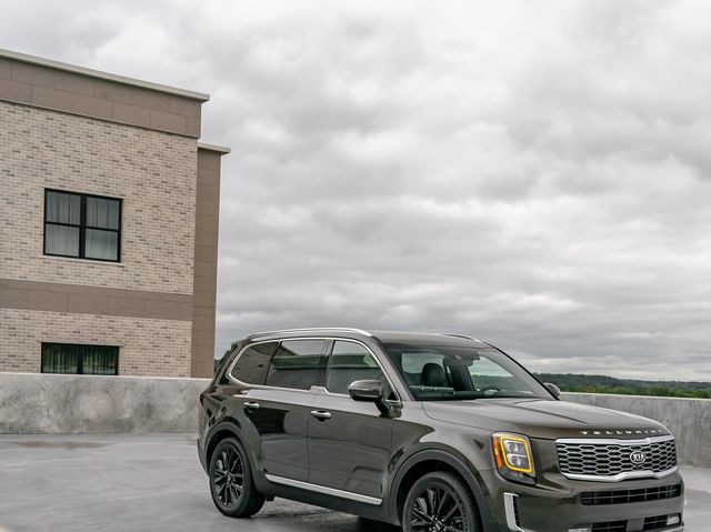 2020 Kia Telluride Review Pricing And Specs Car And Driver