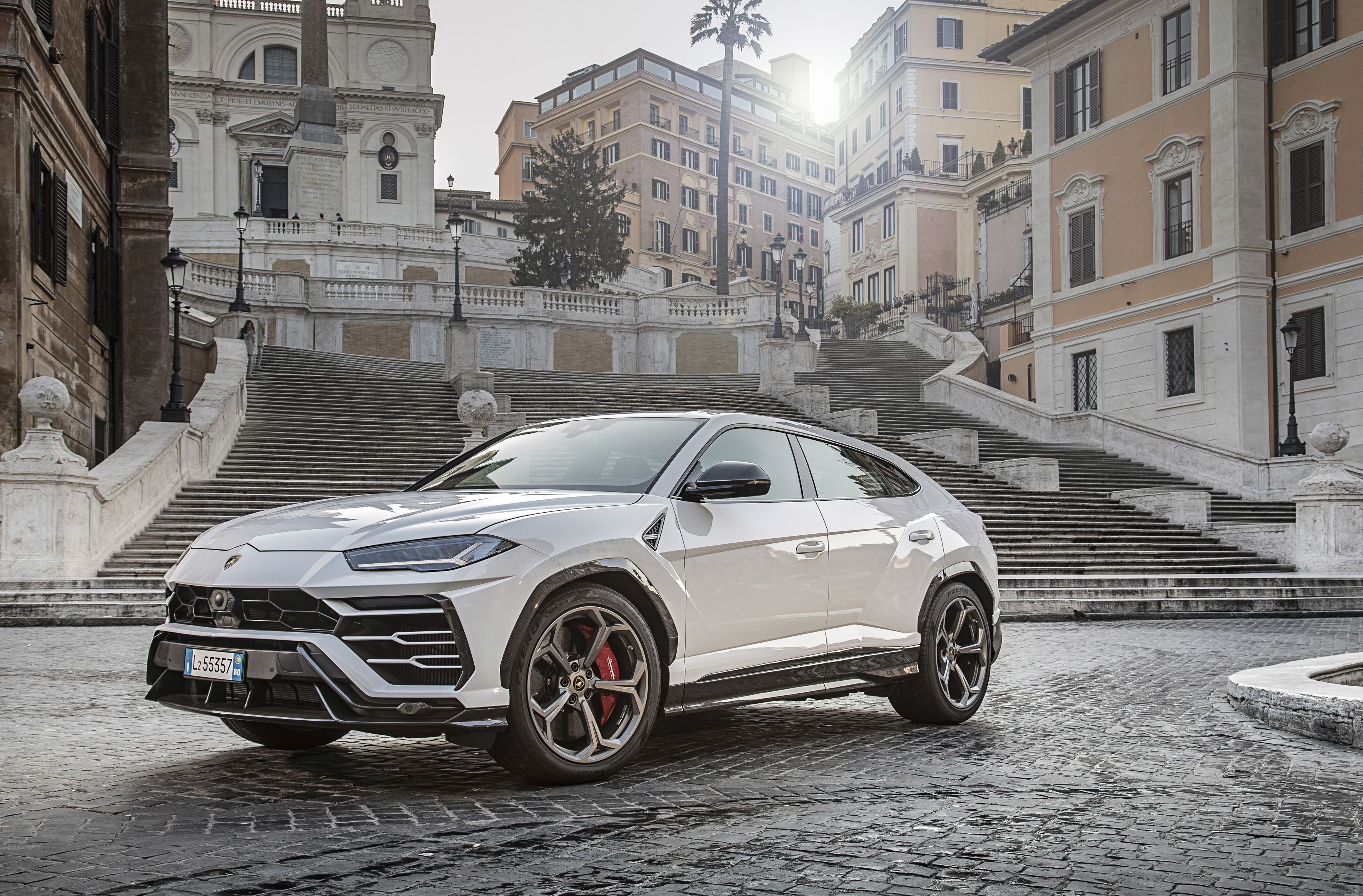 2020 Lamborghini Urus Review Pricing And Specs