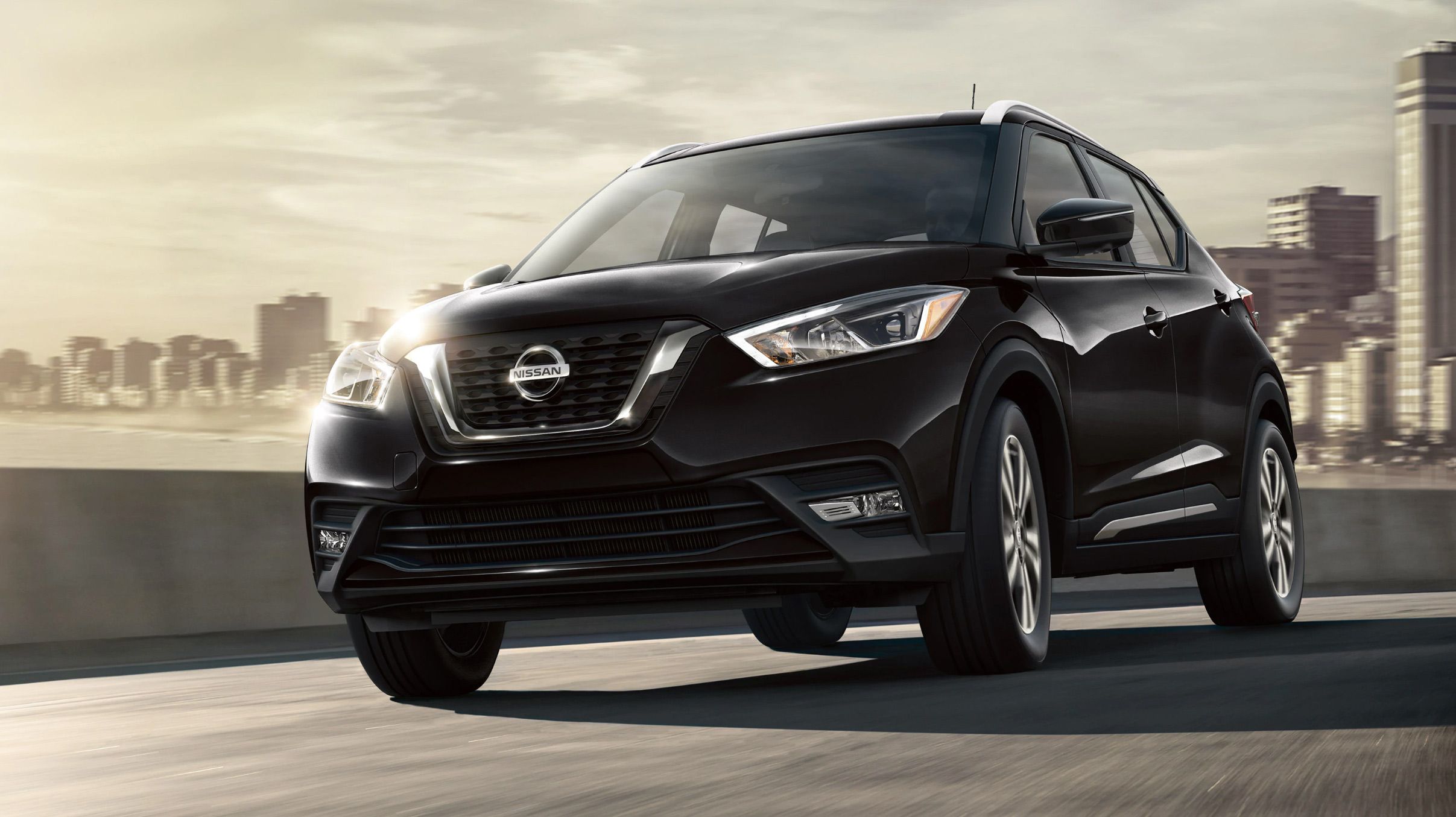 black nissan kicks online -