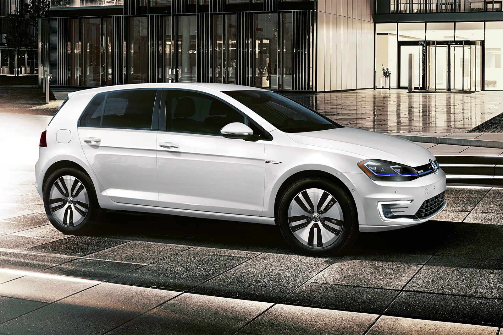 19 Volkswagen E Golf Review Pricing And Specs