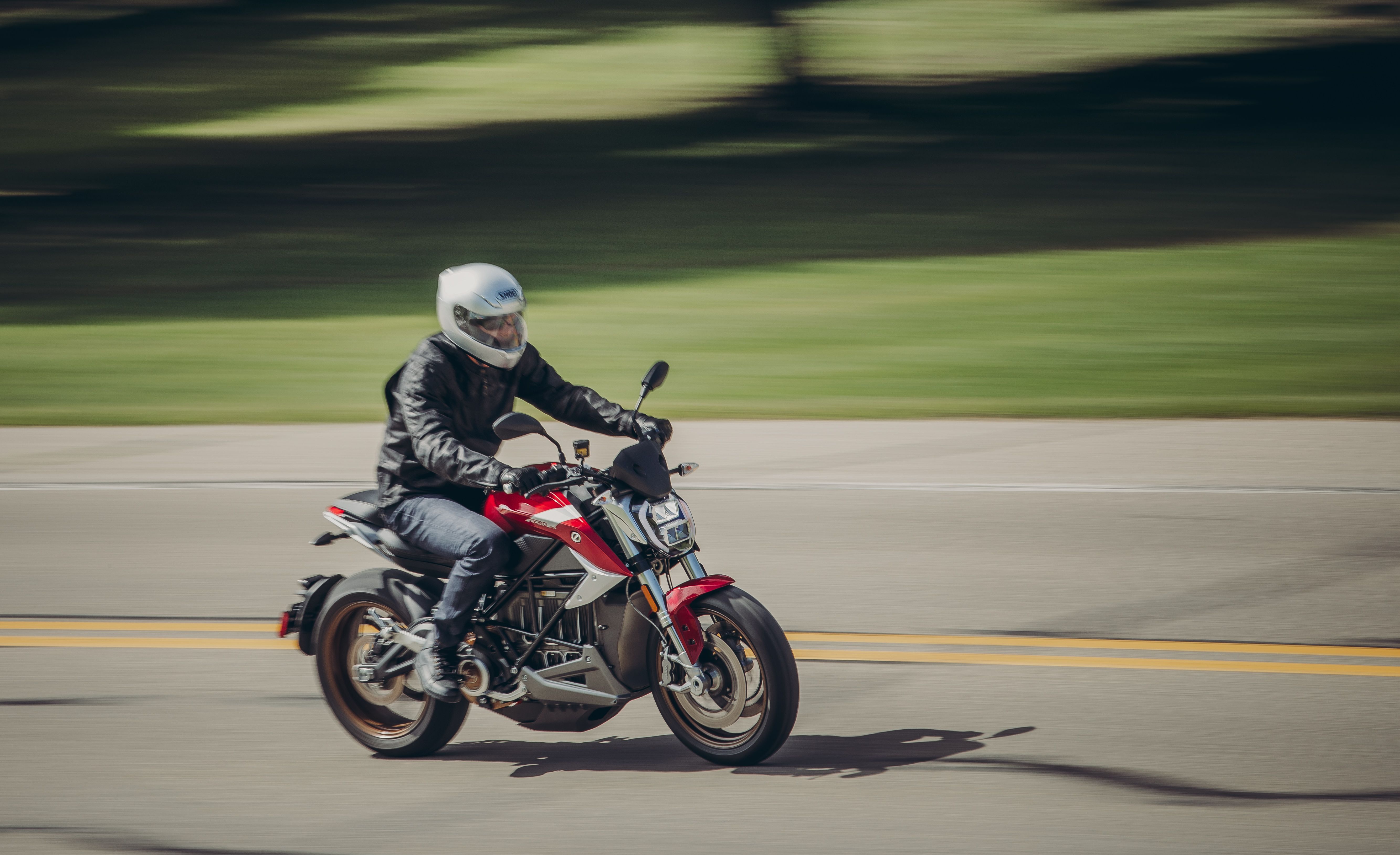 The Electric Zero Sr F Reboots The Motorcycle Experience