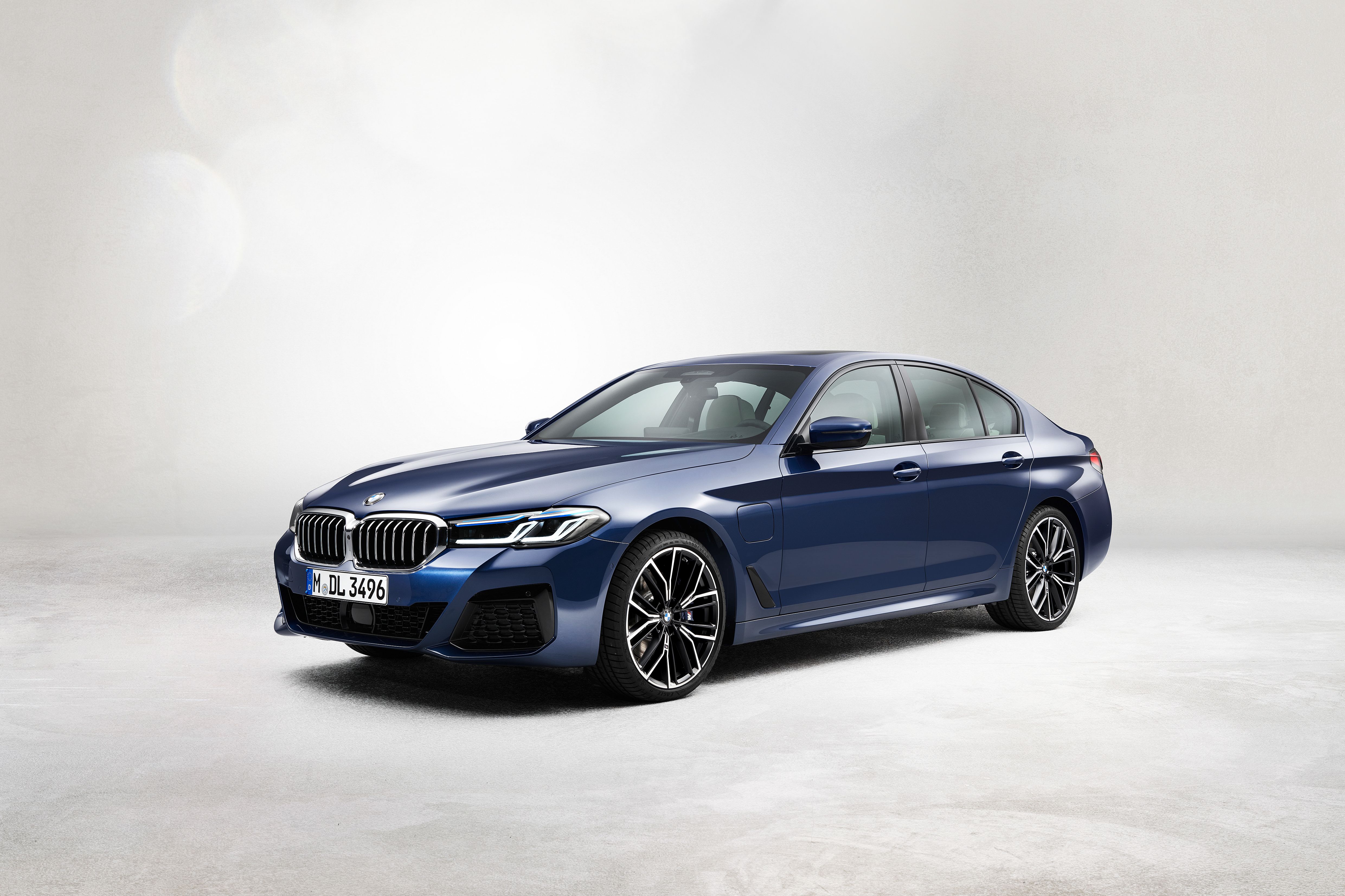 kalender Bewonderenswaardig wetenschapper 2021 BMW 5-Series Gets New Tech and an Altered Look