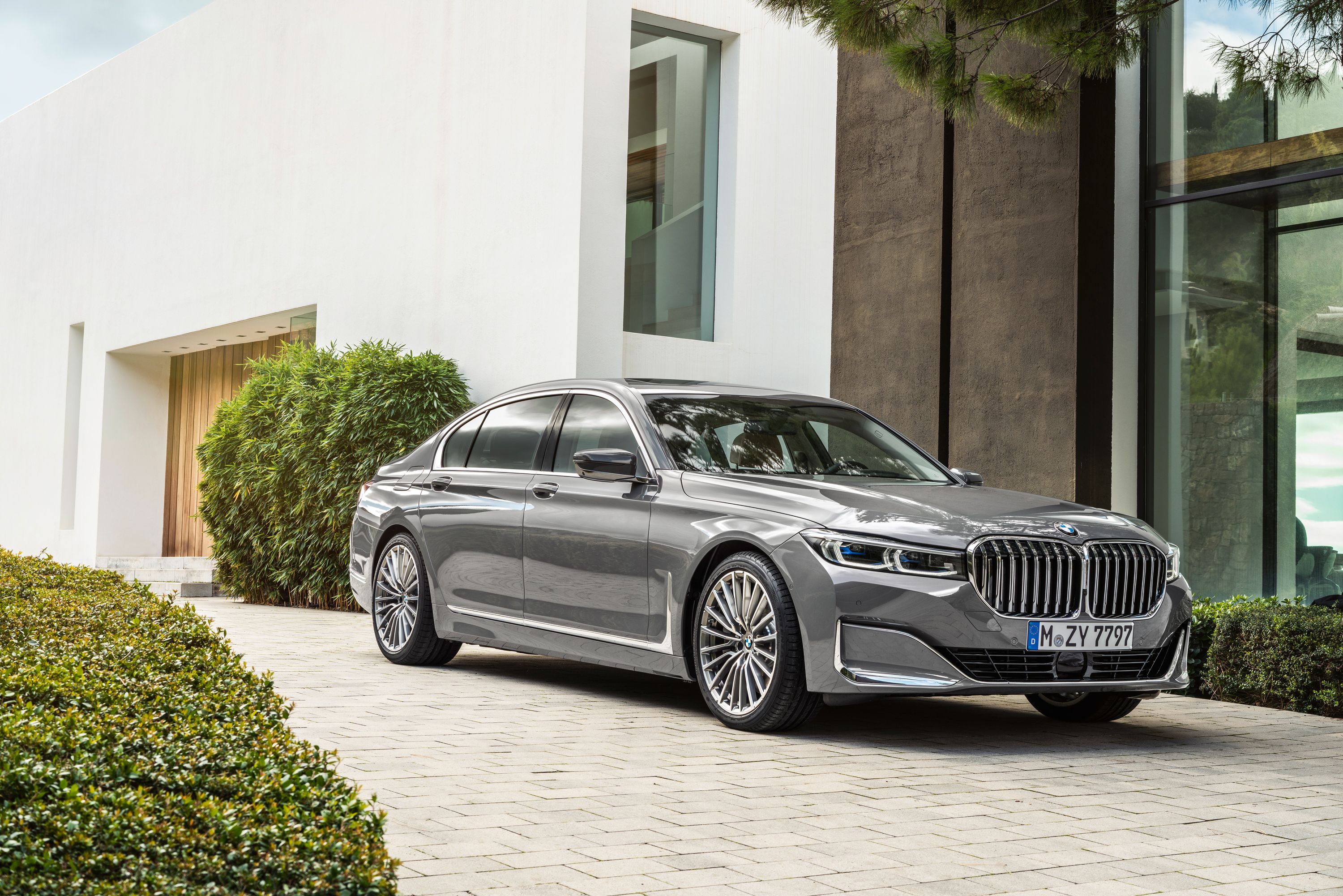 21 Bmw 7 Series Review Pricing And Specs