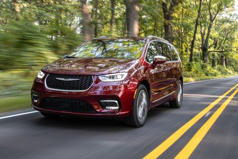 2021 chrysler pacifica awd front