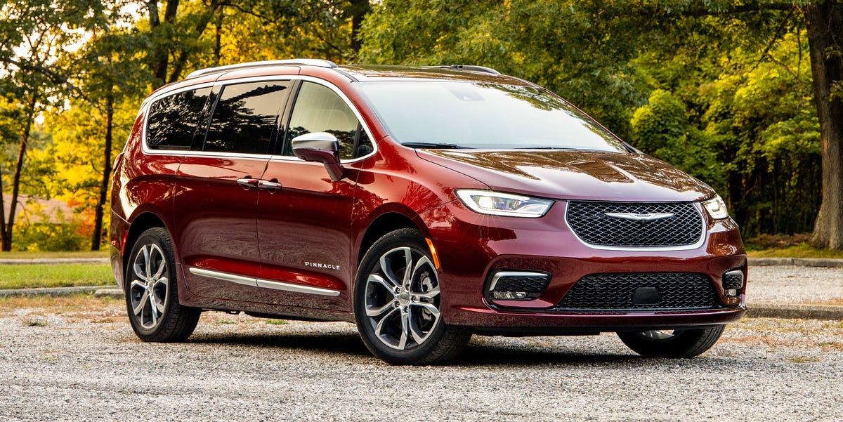View Photos Of The 2021 Chrysler Pacifica AWD view-photos-of-the-2021-chrysler-pacifica-awd