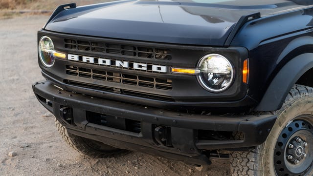 2021 ford bronco 23l black diamond