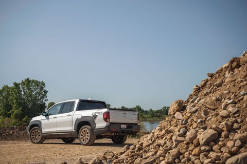 View Photos of the 2021 Honda Ridgeline HPD