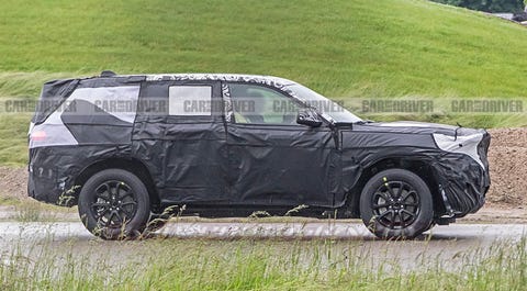 2021-jeep-grand-cherokee-spy-photo-3-1560196229.jpg