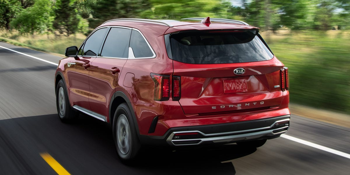 View Photos of the 2021 Kia Sorento (U.S.-Spec) 1 2021 kia sorento hybrid 101