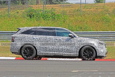 Spy Photos of the 2021 Kia Sorento