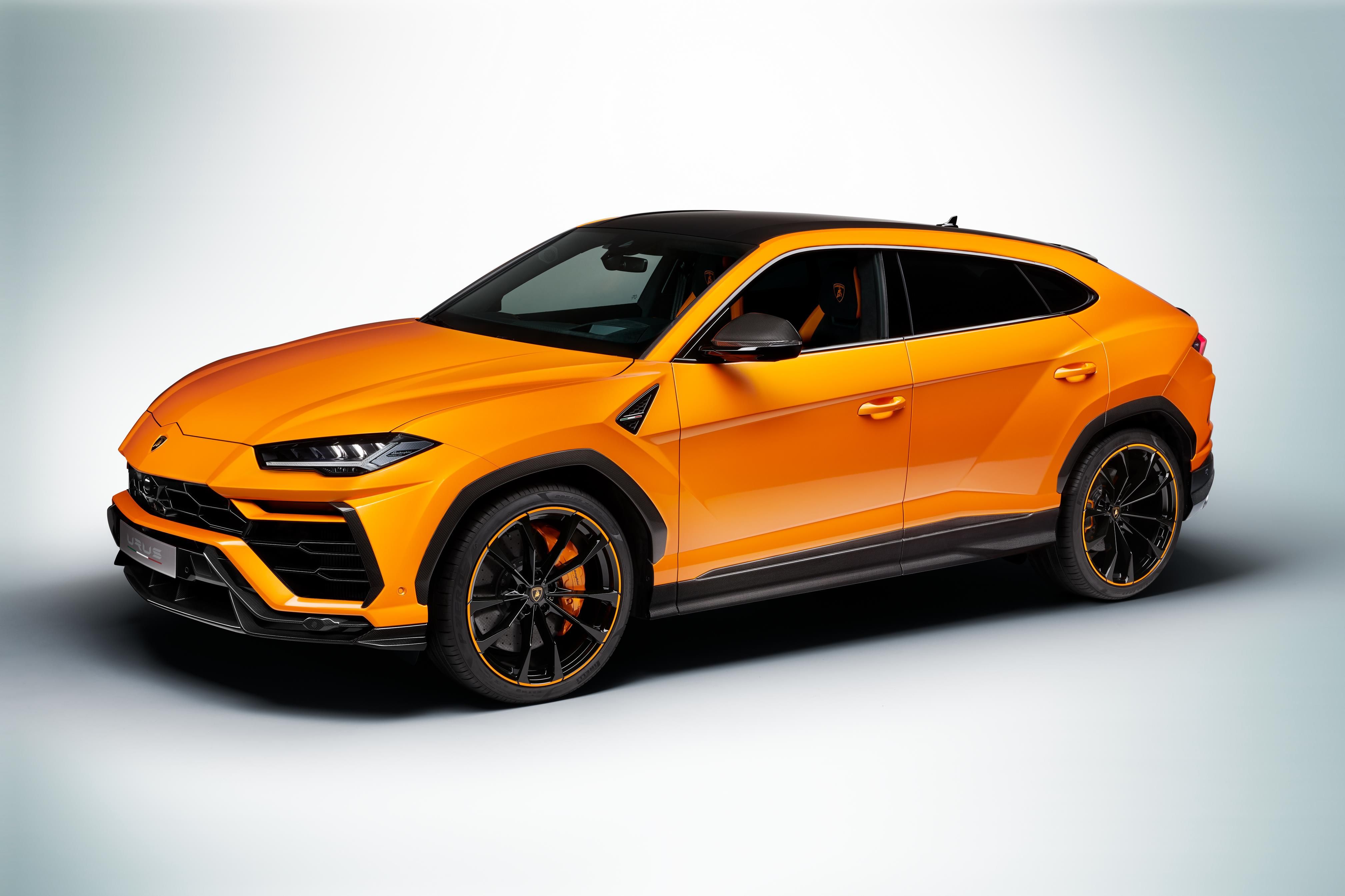 2021 Lamborghini Urus Review Pricing And Specs