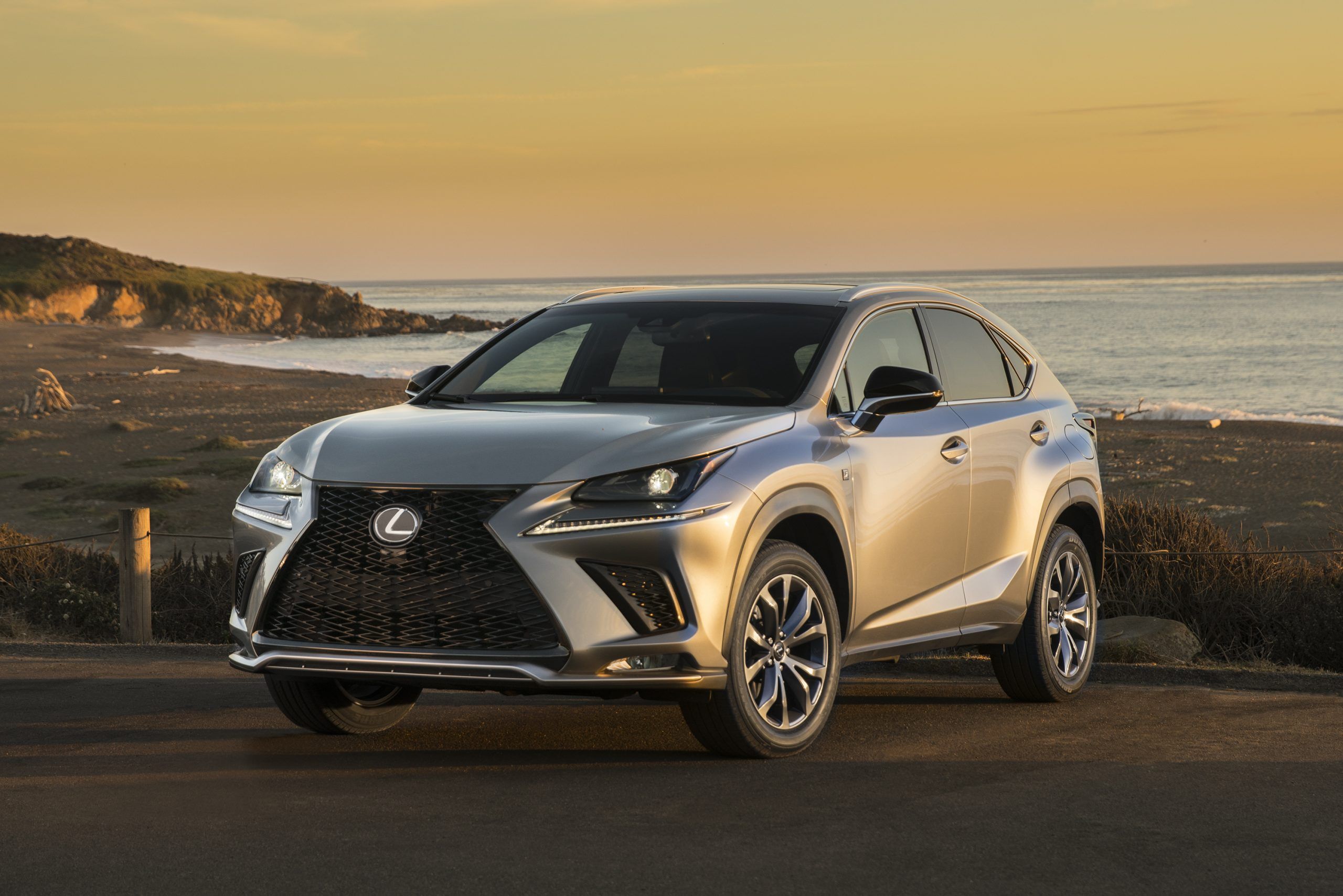 18 Lexus Nx Nx 300h Awd Features And Specs