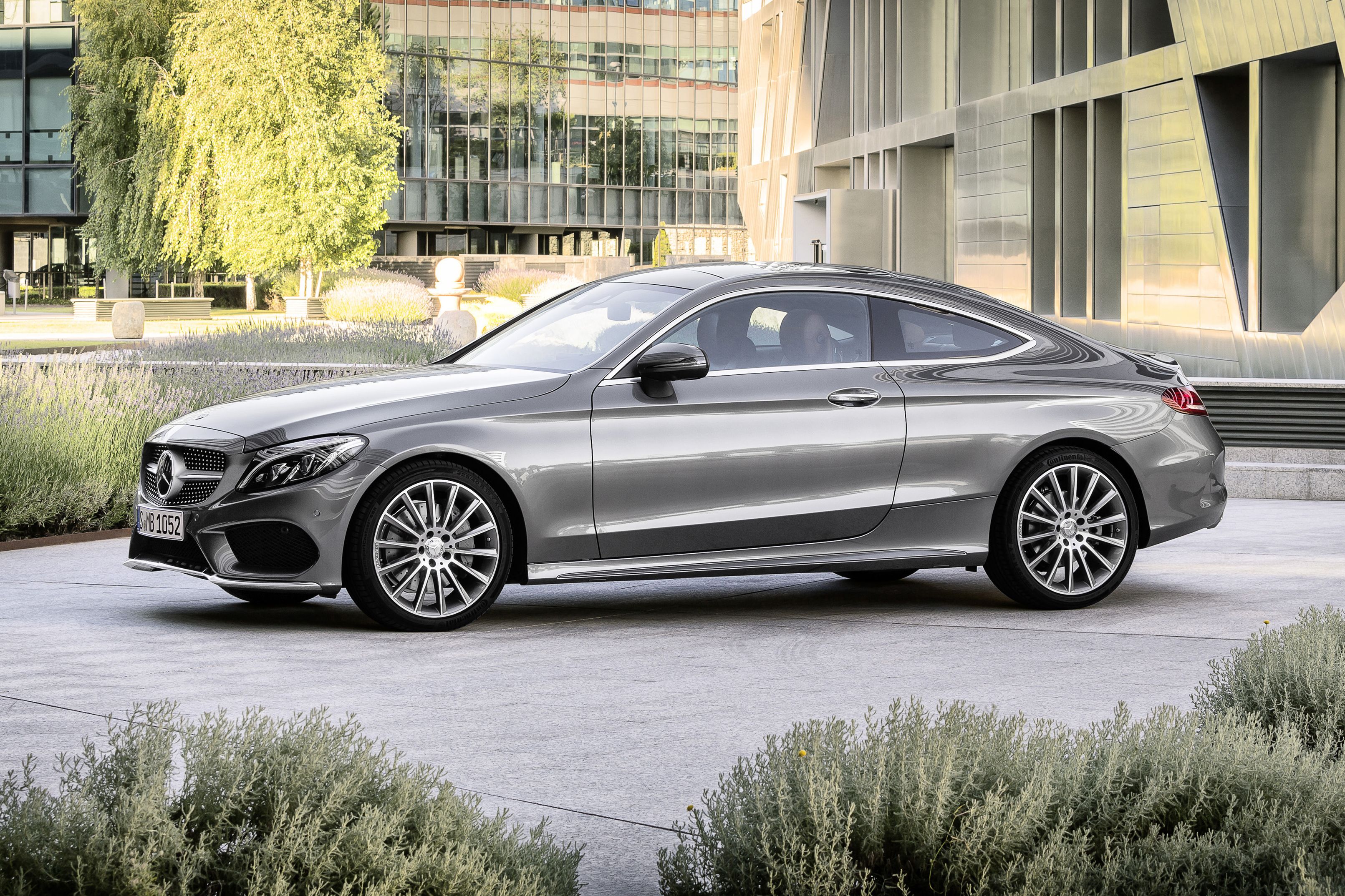 Mercedes Benz C Class Features And Specs