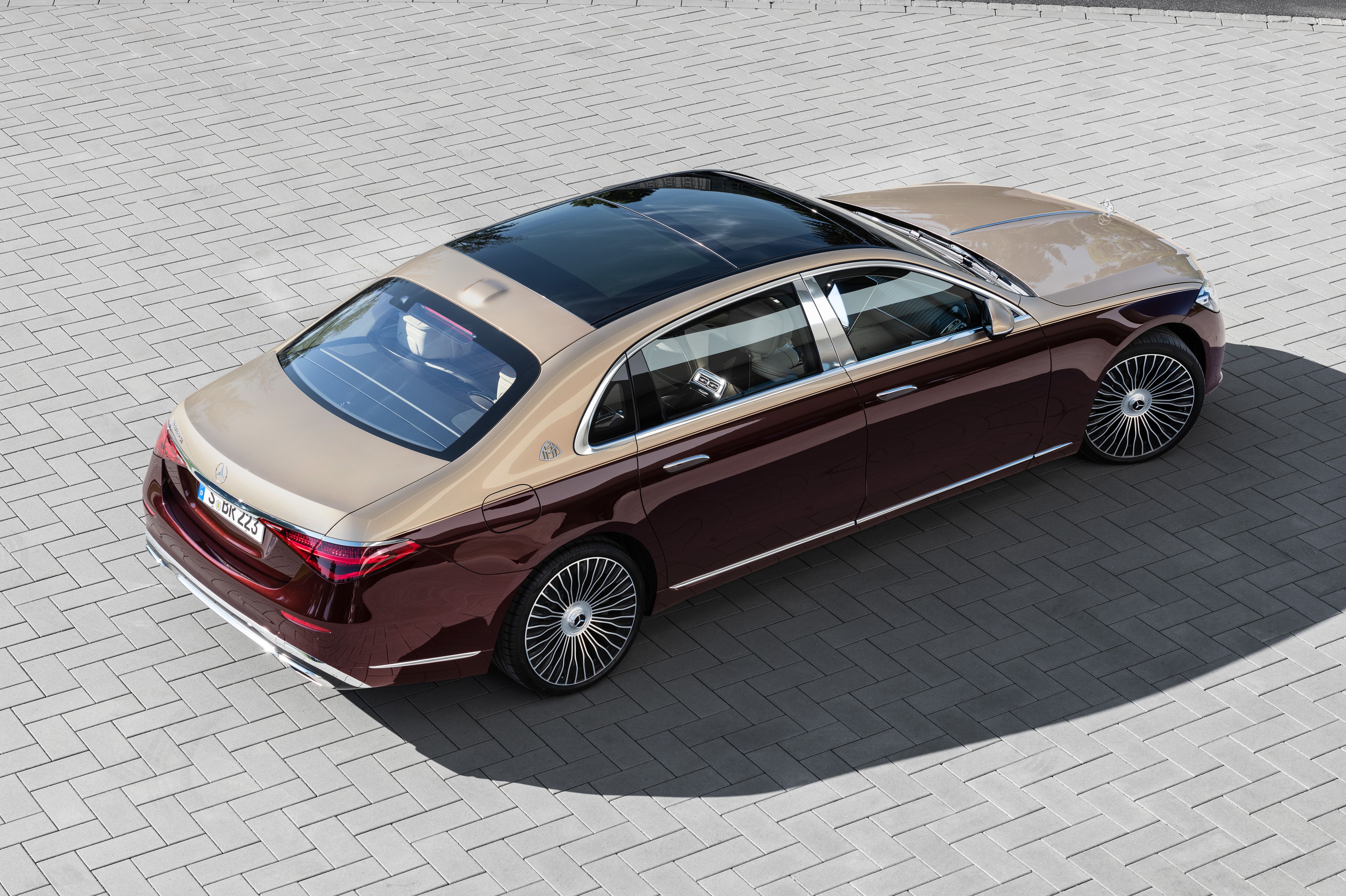 21 Mercedes Maybach S Class Costs 75 000 More Than Benz Model
