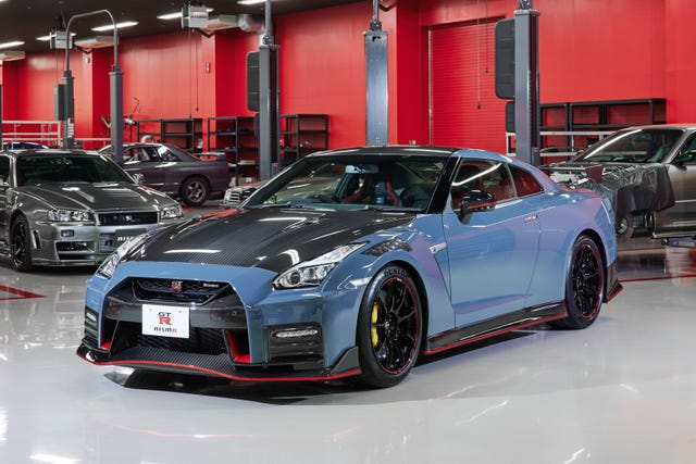 2022 Nissan Gt R Review Pricing And Specs