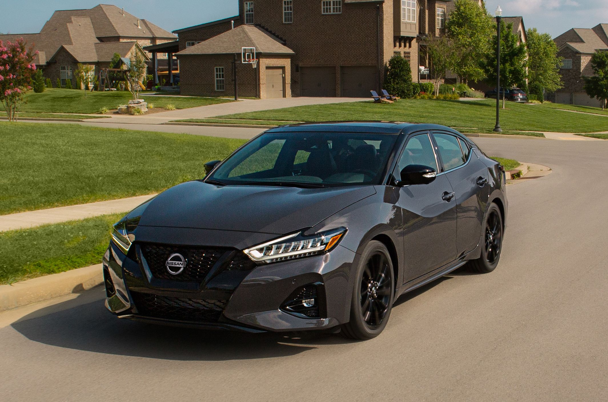 Black Nissan Maxima Sr