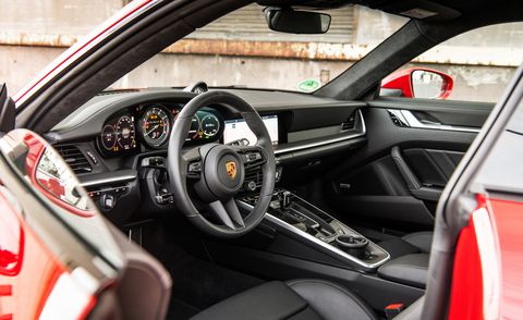 Intérieur de la Porsche 911 Tubro S Coupé 2021