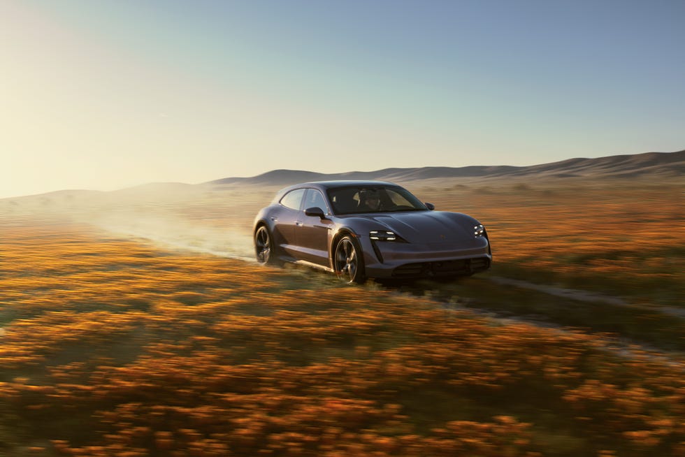 بورش تايكان تيربو إس كروس توريزمو Porsche Taycan Turbo S Cross Turismo