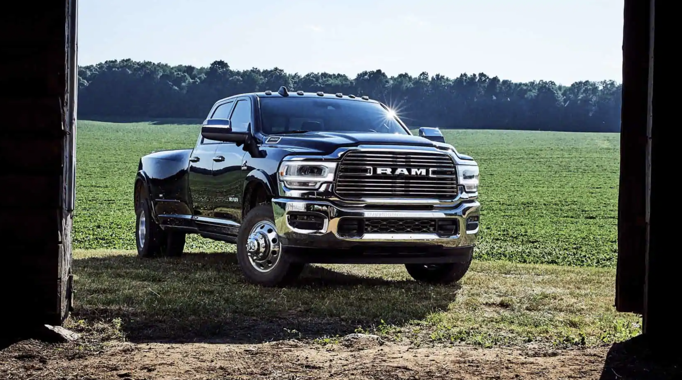 Dodge Ram Com Ferrari Na Carretinha