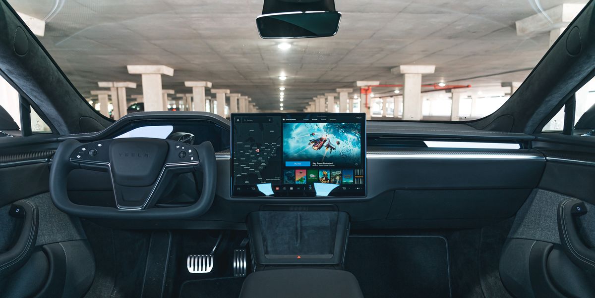 We Try Out the Tesla Model S Plaid’s New and Improved Screen Setup