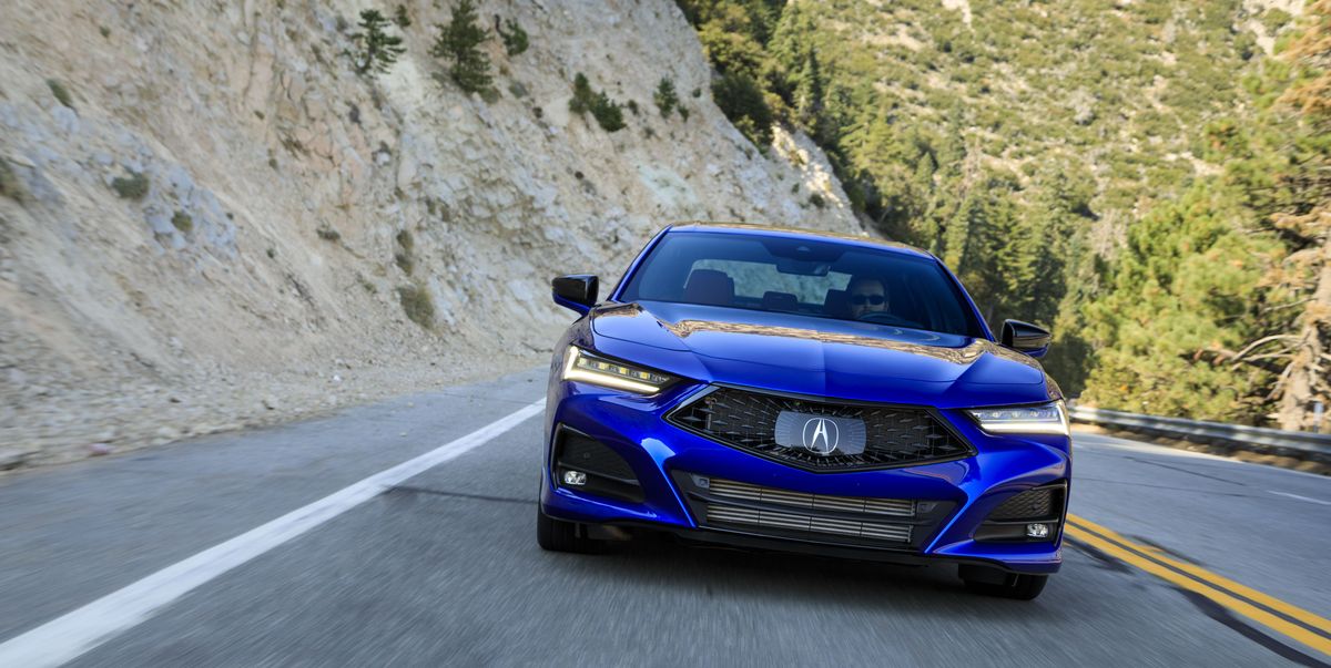 How the 2022 Acura TLX Stacks Up to Its Competition