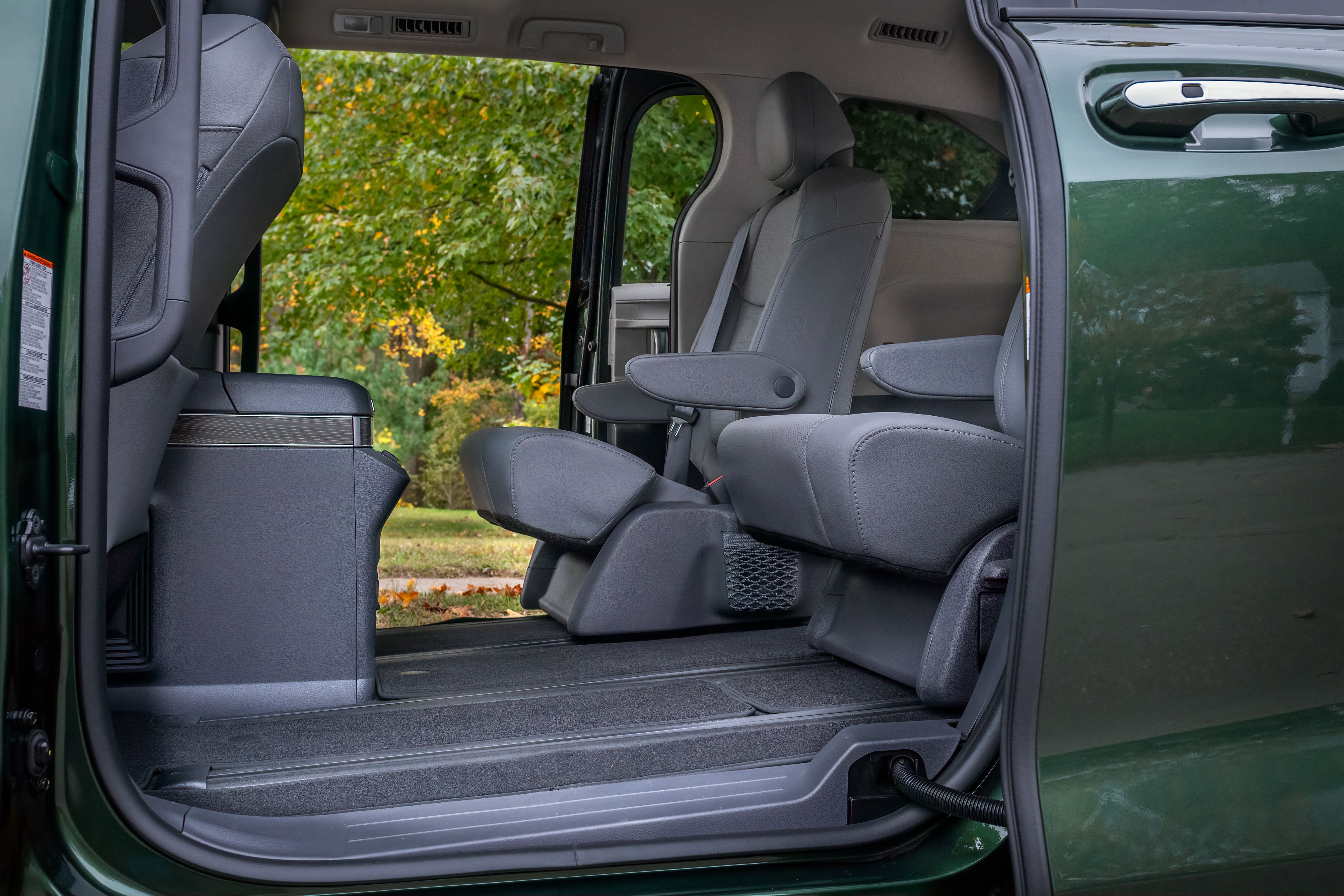 toyota sienna 3rd row seat