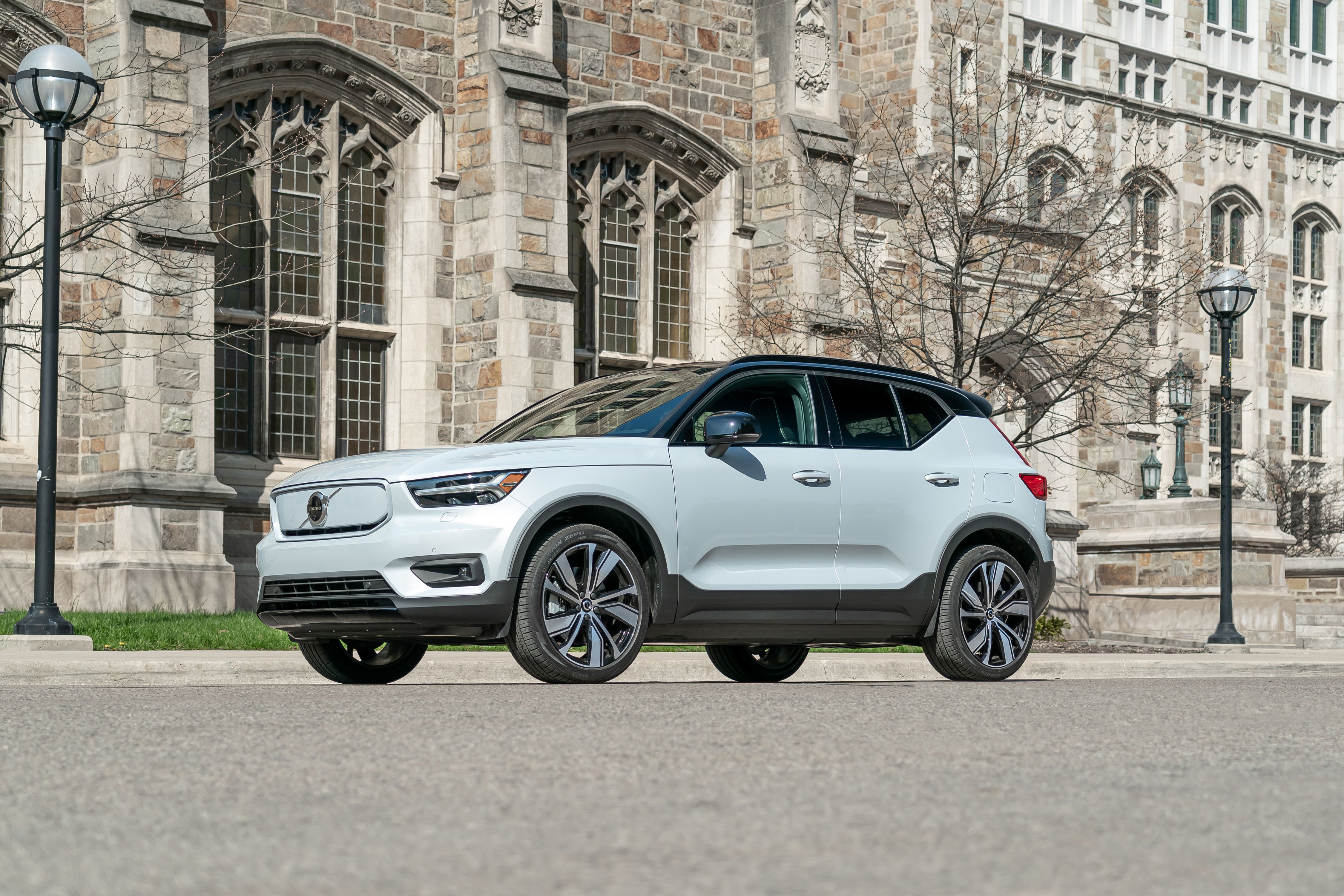 bladerdeeg Behoren Rauw 2021 Volvo XC40 Recharge Review, Pricing, and Specs