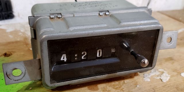 1980 pontiac bonneville digital clock