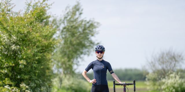 postzegel helder Heb geleerd Review: Agu Solid fietsshirt en Switch fietsbroek | Bicycling