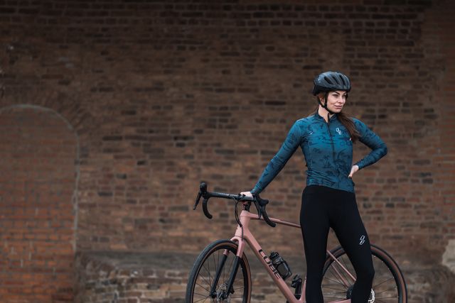 Review: Dames Long Sleeve Fietsjas en Deep Winter fietsbroek