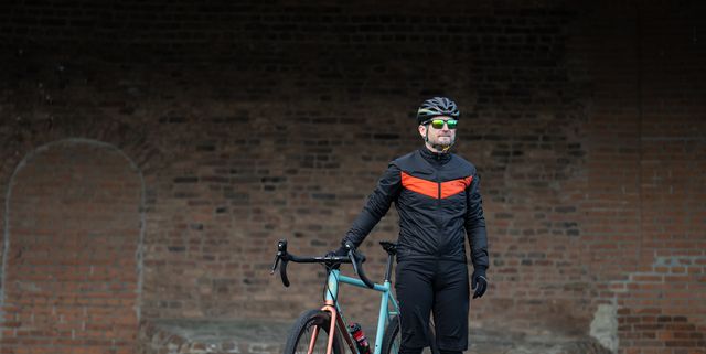 Landelijk Natuur Fokken Review: Vaude Kuro fietsjack en Kuro fietsbroek