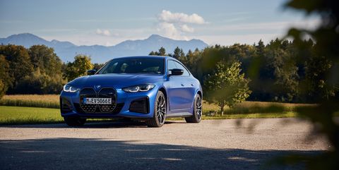 View Photos of the 2022 BMW i4 M50