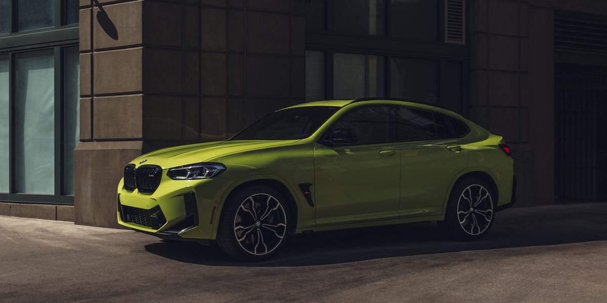 View Photos of the 2022 BMW X4 M Competition