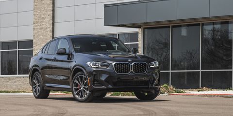 View Photos of the 2022 BMW X4 xDrive30i