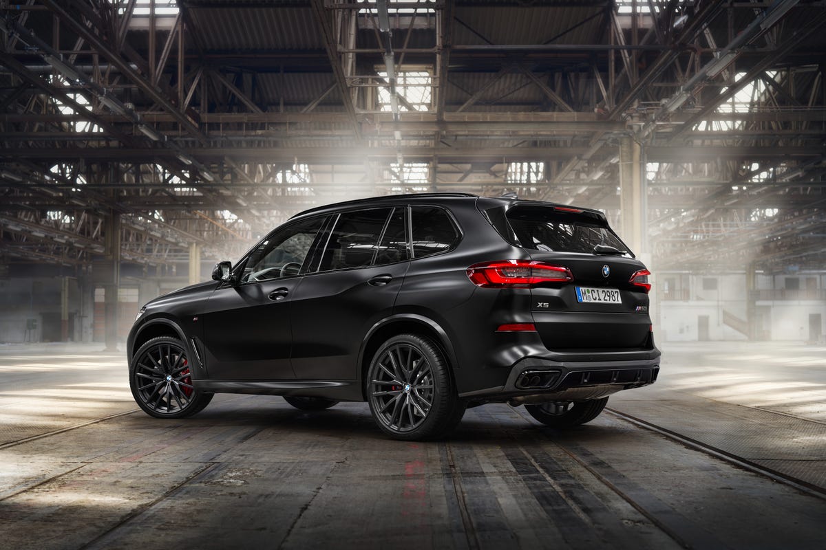 See photos of 2022 BMW X5 Black Vermillion Edition - Eminetra