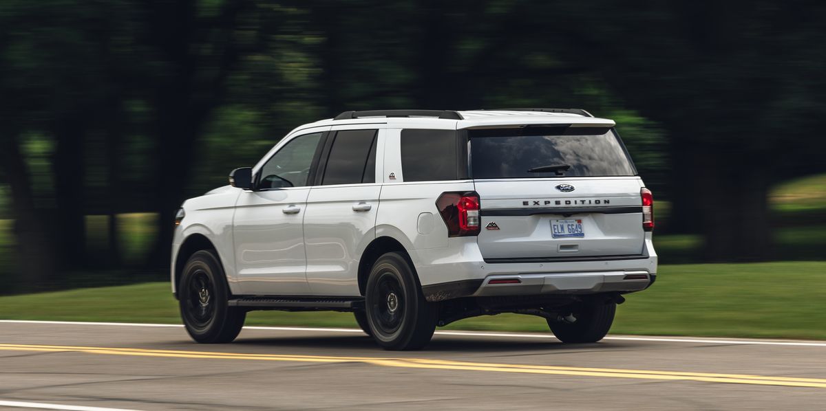 2022 Ford Expedition Goes Big on Power and Tech