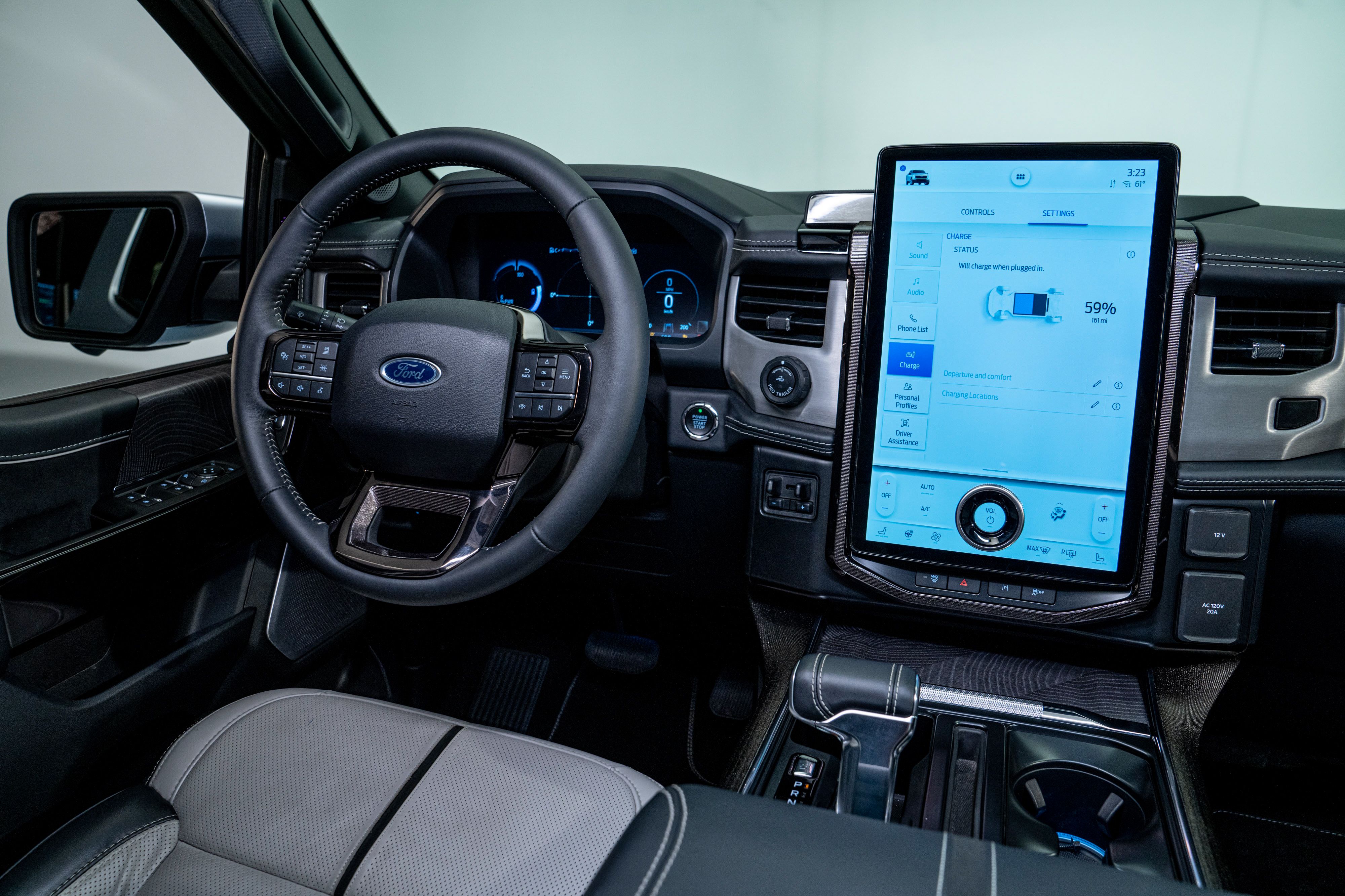 F150 Lightning 2022 Interior / 2022 Ford F 150 Lightning Is An Electric