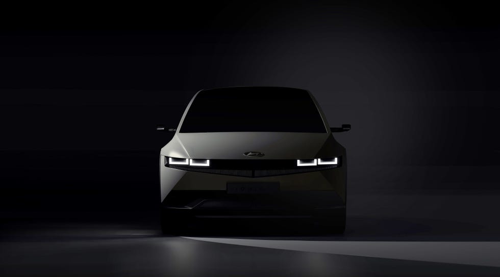 2022-hyundai-ioniq-5-teaser-front-1610499355.jpg?crop=0.776xw:0.702xh;0.114xw,0.218xh&resize=980:*