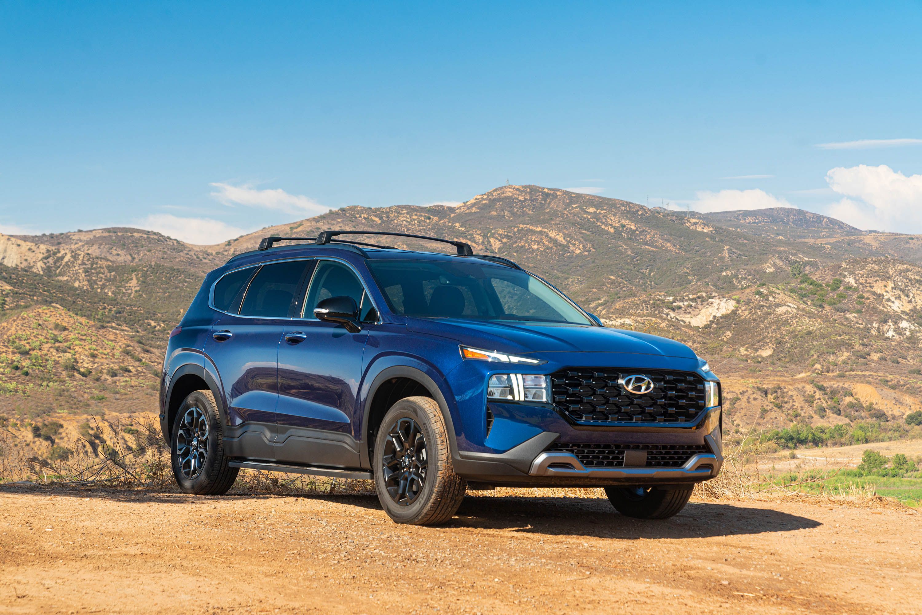 22 Hyundai Santa Fe Xrt Looks More Rugged But Isn T