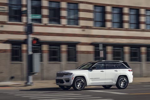 View Photos of the 2022 Jeep Grand Cherokee Summit V-6 4x4