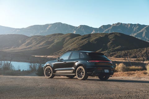 2022 porsche macan t